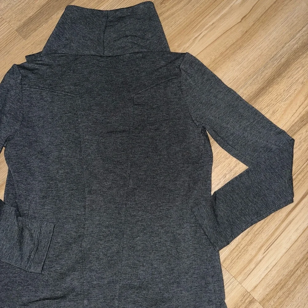 H by Bordeaux Gray Asymmetric S Sweater - Picture 8 of 8